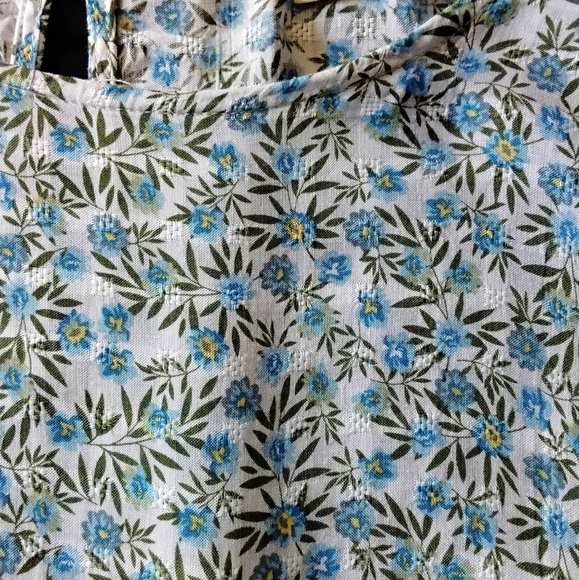 Ladies Ruffled Blouse - Picture 10 of 11